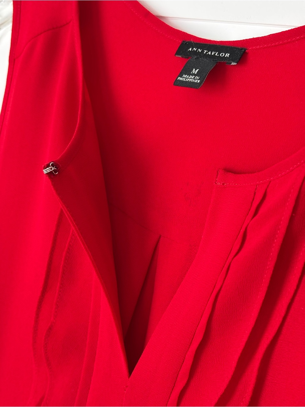 Ann Taylor Red Sleeveless Pleated-Front Camisole Top Women's Medium - Picture 5 of 9